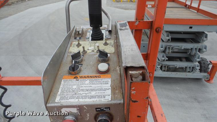 image for item DG9136 1998 Skyjack SJ9250 scissor lift