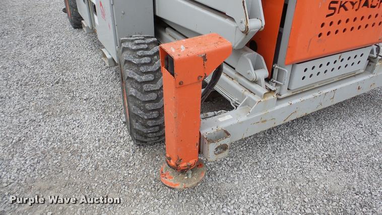 image for item DG9136 1998 Skyjack SJ9250 scissor lift