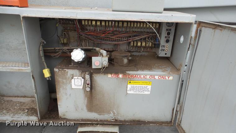 image for item DG9137 2000 Skyjack SJ9250 scissor lift