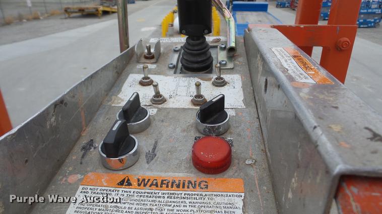 image for item DG9137 2000 Skyjack SJ9250 scissor lift