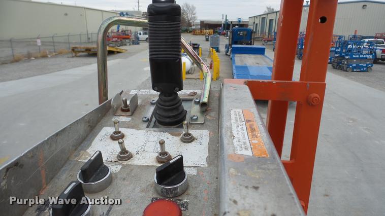 image for item DG9137 2000 Skyjack SJ9250 scissor lift