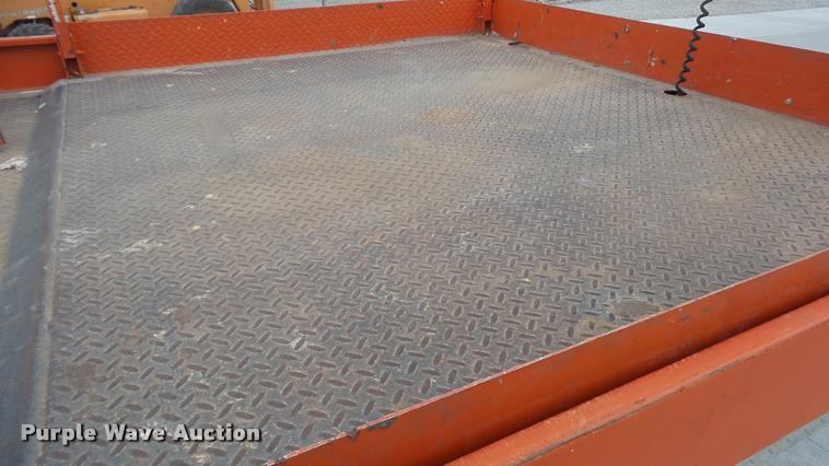 image for item DG9137 2000 Skyjack SJ9250 scissor lift