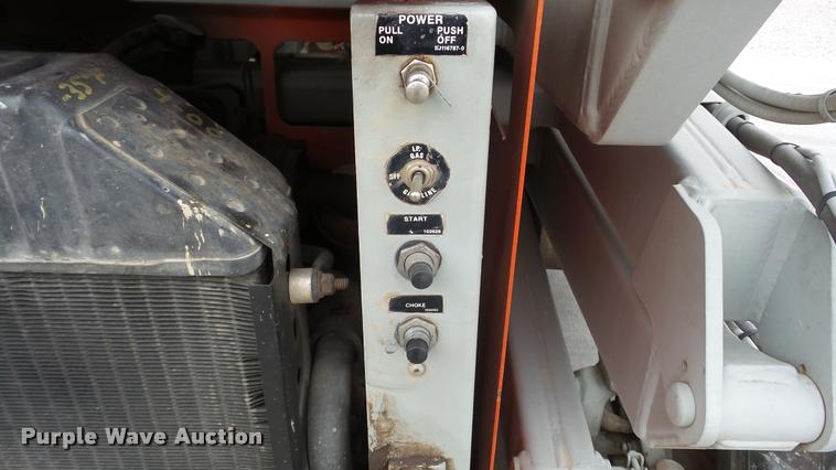 image for item DG9137 2000 Skyjack SJ9250 scissor lift