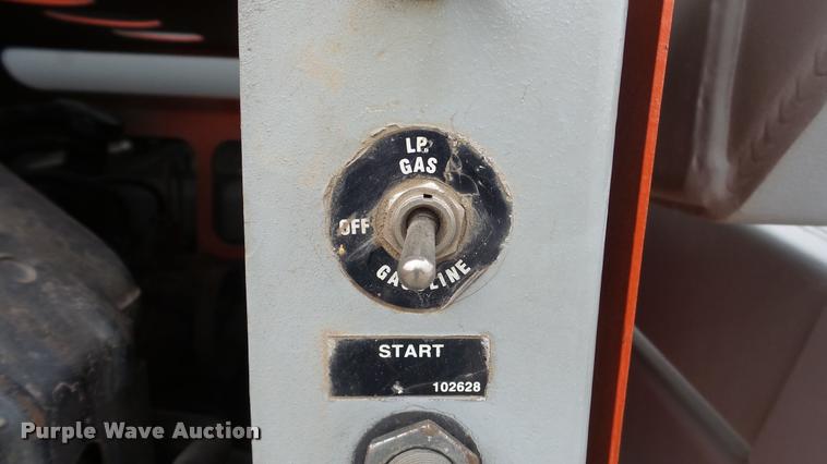 image for item DG9137 2000 Skyjack SJ9250 scissor lift