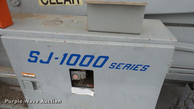 image for item DG9137 2000 Skyjack SJ9250 scissor lift