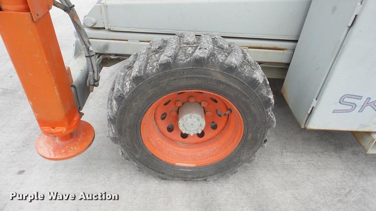 image for item DG9137 2000 Skyjack SJ9250 scissor lift