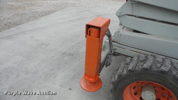 image for item DG9137 2000 Skyjack SJ9250 scissor lift