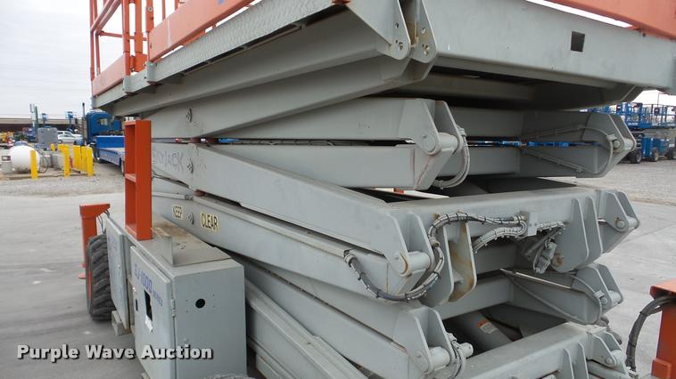 image for item DG9137 2000 Skyjack SJ9250 scissor lift