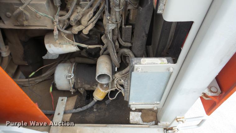 image for item DG9137 2000 Skyjack SJ9250 scissor lift