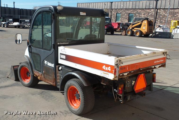 image for item J1613 2006 Bobcat Toolcat 5600 utility work machine