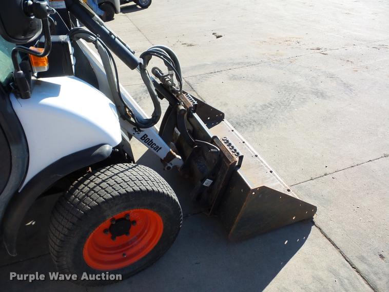 image for item J1613 2006 Bobcat Toolcat 5600 utility work machine
