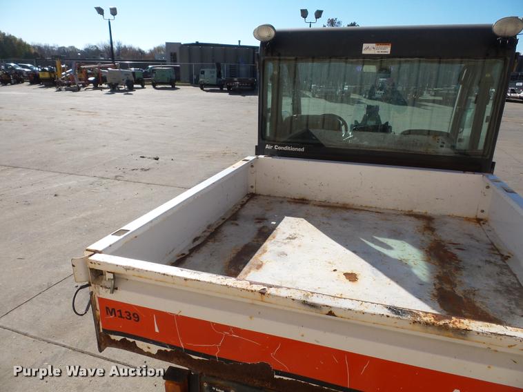 image for item J1613 2006 Bobcat Toolcat 5600 utility work machine