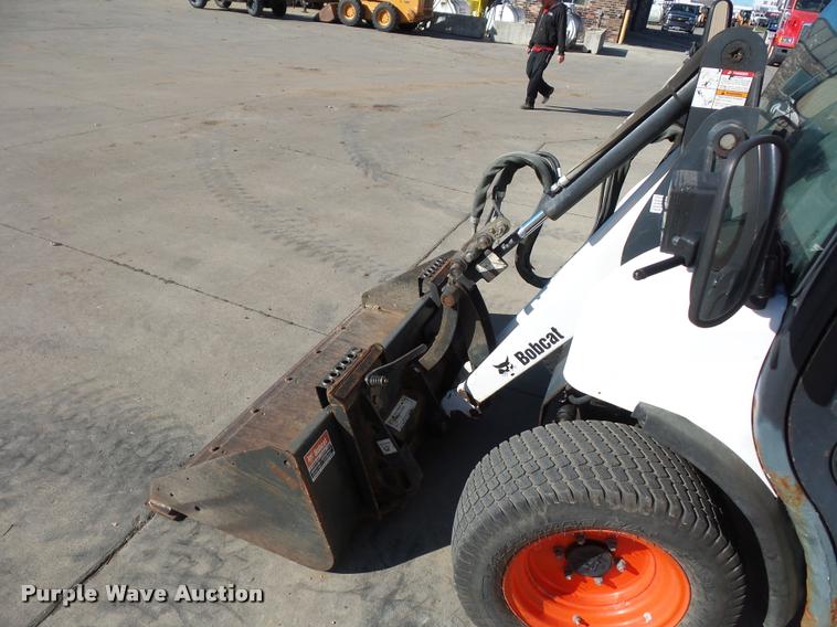 image for item J1613 2006 Bobcat Toolcat 5600 utility work machine