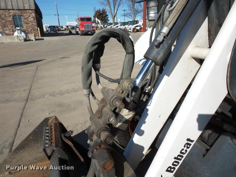 image for item J1613 2006 Bobcat Toolcat 5600 utility work machine