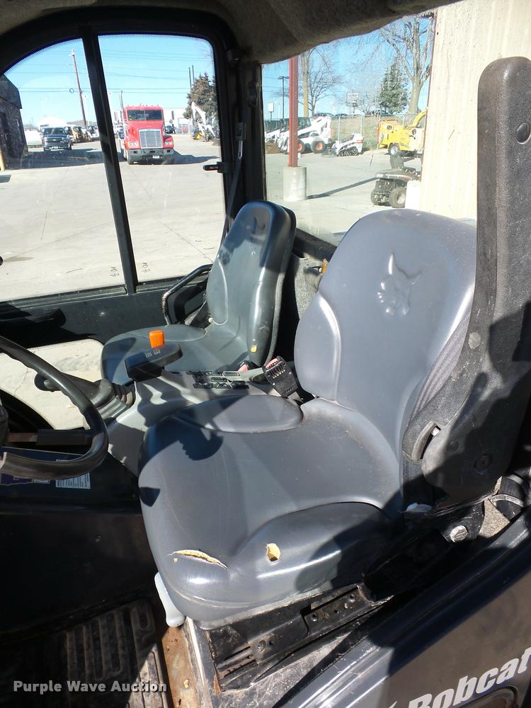 image for item J1613 2006 Bobcat Toolcat 5600 utility work machine