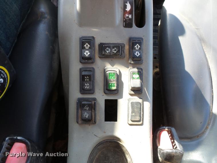 image for item J1613 2006 Bobcat Toolcat 5600 utility work machine