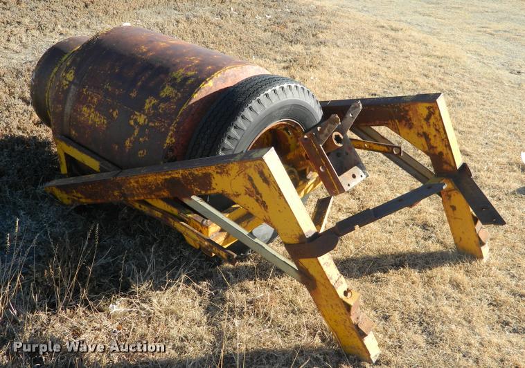 image for item J5018 Concrete mixer