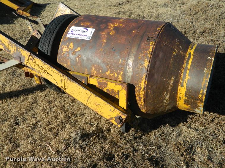 image for item J5018 Concrete mixer