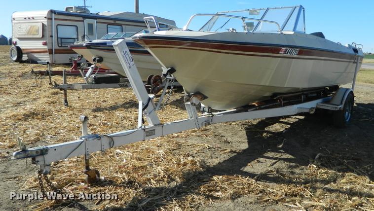 image for item J5050 1977 Larson fiberglass V-bottom boat