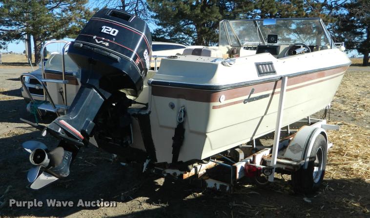 image for item J5050 1977 Larson fiberglass V-bottom boat