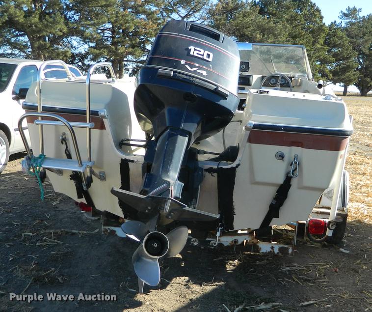 image for item J5050 1977 Larson fiberglass V-bottom boat