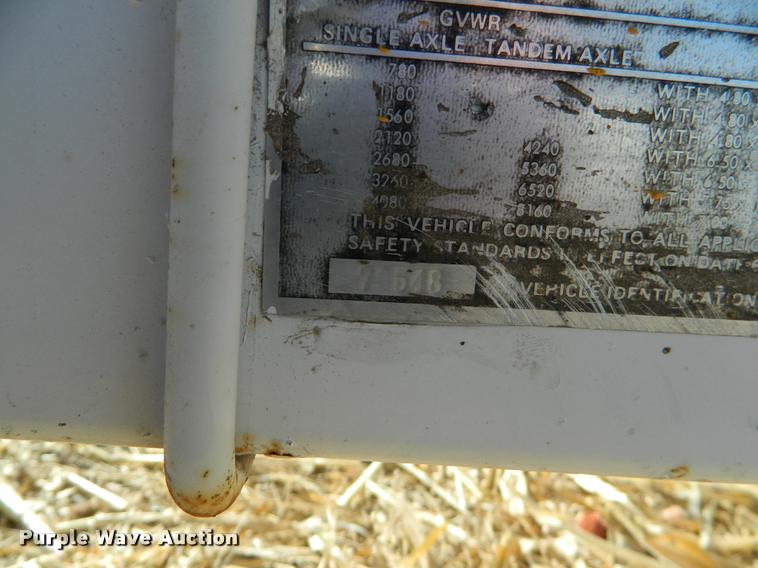 image for item J5050 1977 Larson fiberglass V-bottom boat