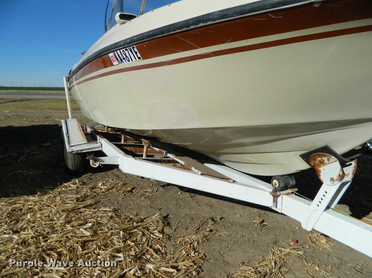image for item J5050 1977 Larson fiberglass V-bottom boat