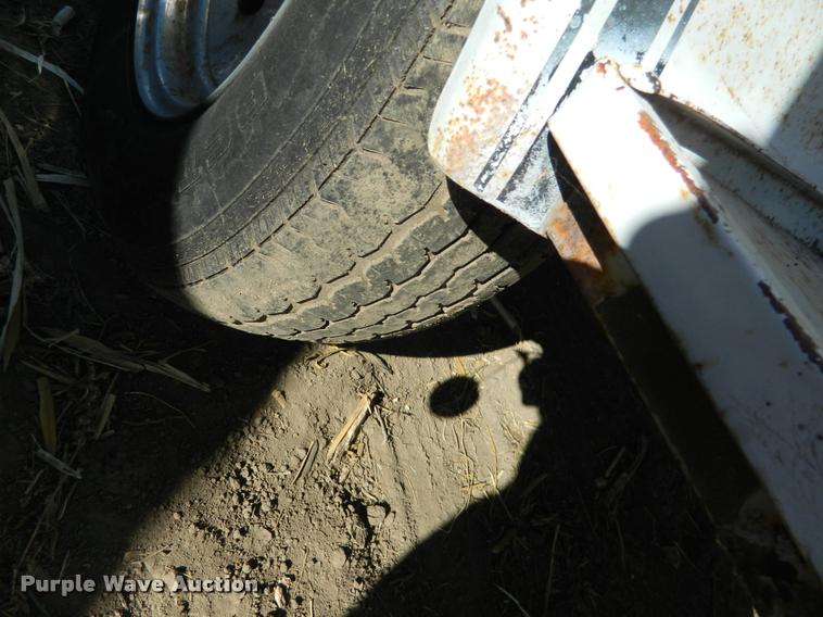 image for item J5050 1977 Larson fiberglass V-bottom boat