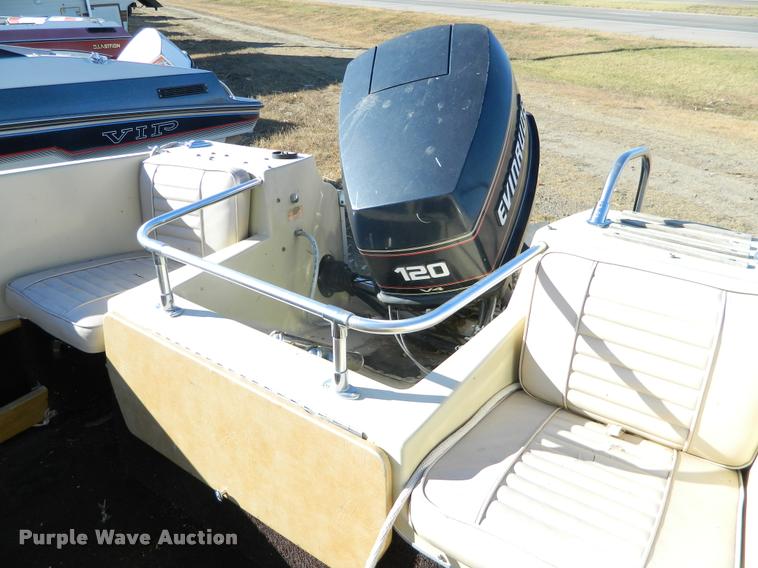 image for item J5050 1977 Larson fiberglass V-bottom boat