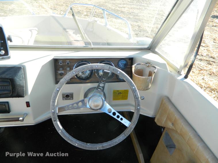 image for item J5050 1977 Larson fiberglass V-bottom boat