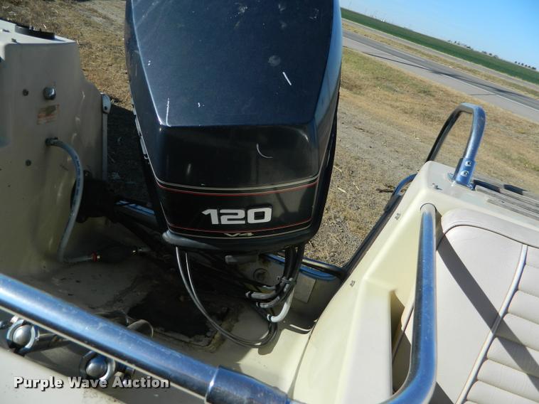 image for item J5050 1977 Larson fiberglass V-bottom boat