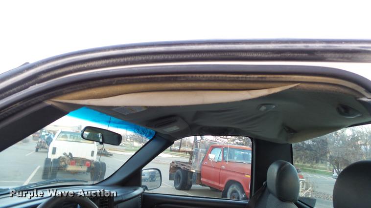 image for item J5714 2002 Chevrolet Silverado 1500 pickup truck