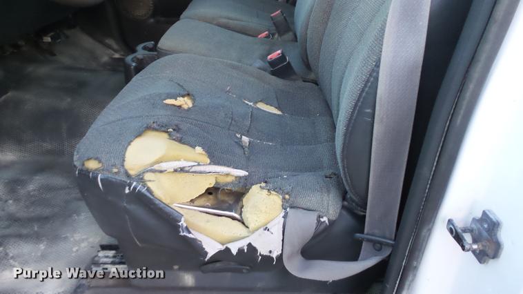 image for item J5714 2002 Chevrolet Silverado 1500 pickup truck