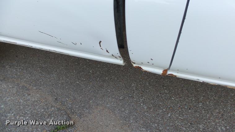 image for item J5714 2002 Chevrolet Silverado 1500 pickup truck