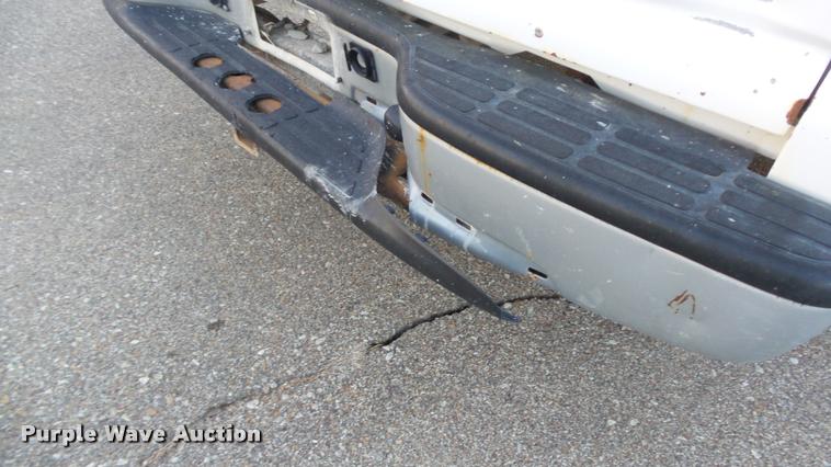 image for item J5714 2002 Chevrolet Silverado 1500 pickup truck