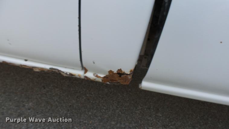 image for item J5714 2002 Chevrolet Silverado 1500 pickup truck