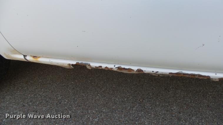 image for item J5714 2002 Chevrolet Silverado 1500 pickup truck