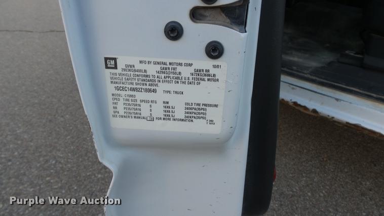 image for item J5714 2002 Chevrolet Silverado 1500 pickup truck