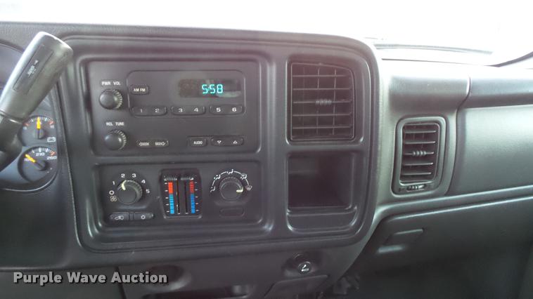 image for item J5715 2007 Chevrolet Silverado Classic 1500 pickup truck