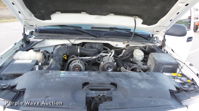 image for item J5715 2007 Chevrolet Silverado Classic 1500 pickup truck