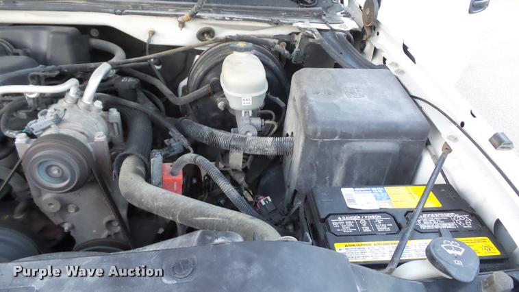 image for item J5715 2007 Chevrolet Silverado Classic 1500 pickup truck