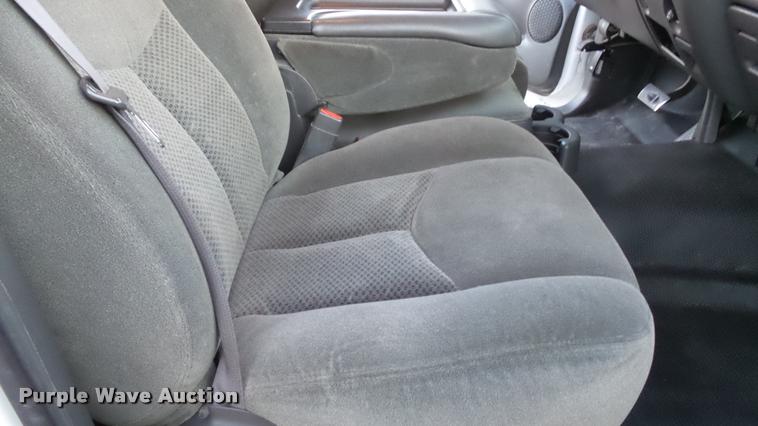 image for item J5715 2007 Chevrolet Silverado Classic 1500 pickup truck