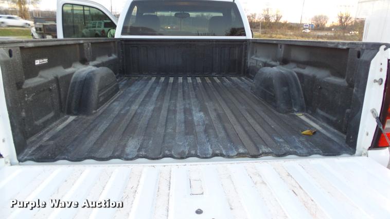 image for item J5715 2007 Chevrolet Silverado Classic 1500 pickup truck