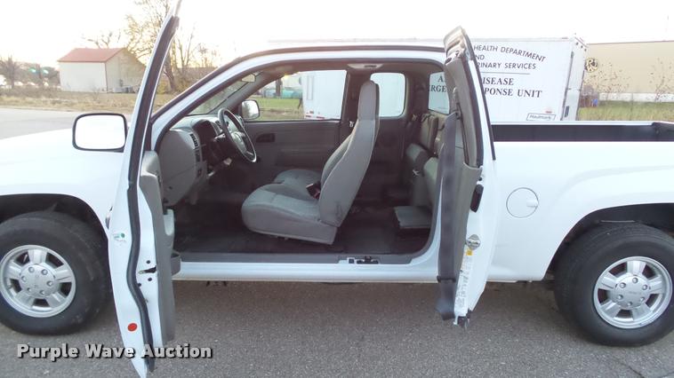 image for item J5717 2007 GMC Canyon SL Ext. Cab pickup truck