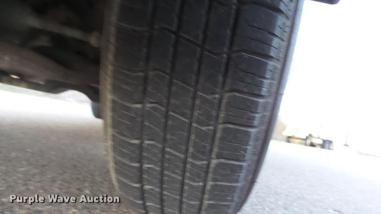 image for item J5717 2007 GMC Canyon SL Ext. Cab pickup truck