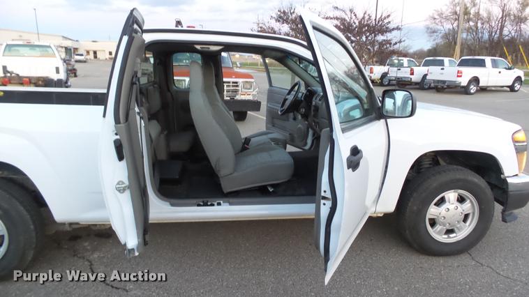 image for item J5717 2007 GMC Canyon SL Ext. Cab pickup truck