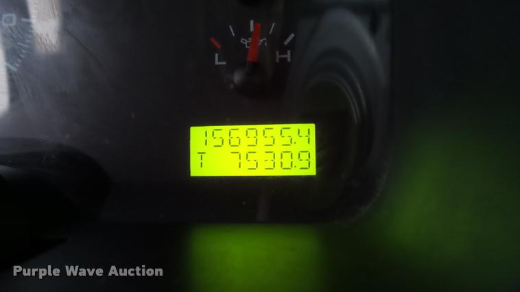 image for item J5718 2005 Ford F150 XL pickup truck