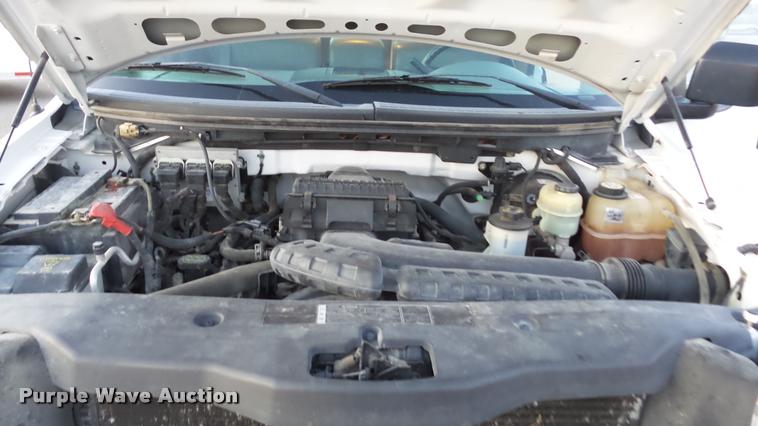 image for item J5718 2005 Ford F150 XL pickup truck