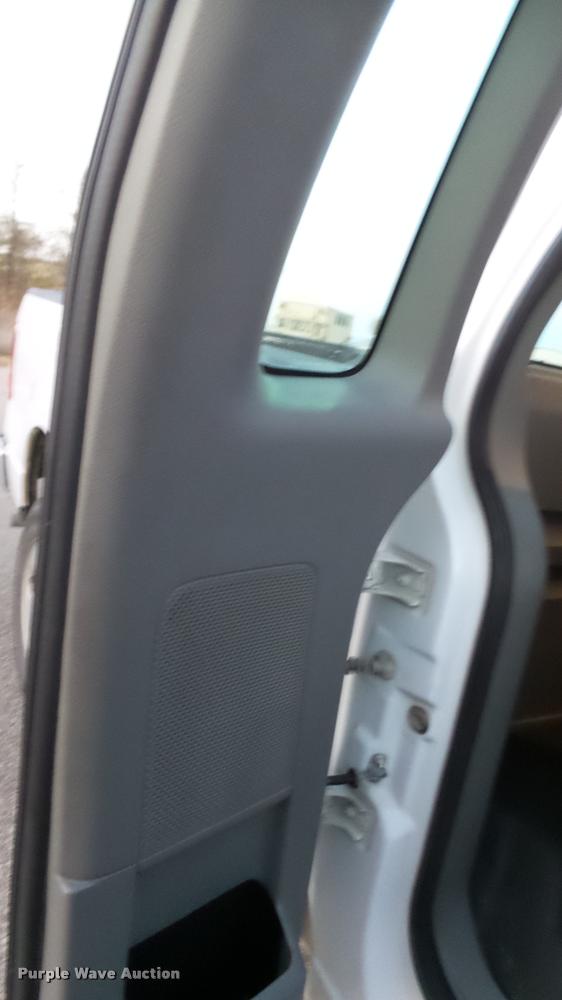 image for item J5718 2005 Ford F150 XL pickup truck