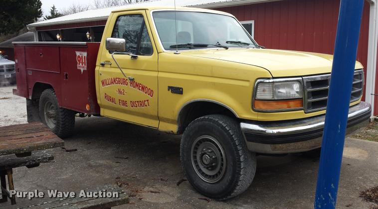 image for item J5732 1993 Ford F250 XLT utility truck